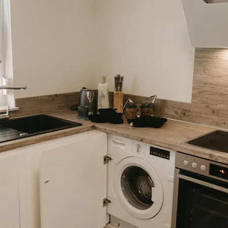 Tole Ferienunterkunft דירה