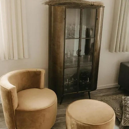 Tole Ferienunterkunft דירה *