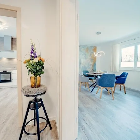 Tole Ferienunterkunft דירה *